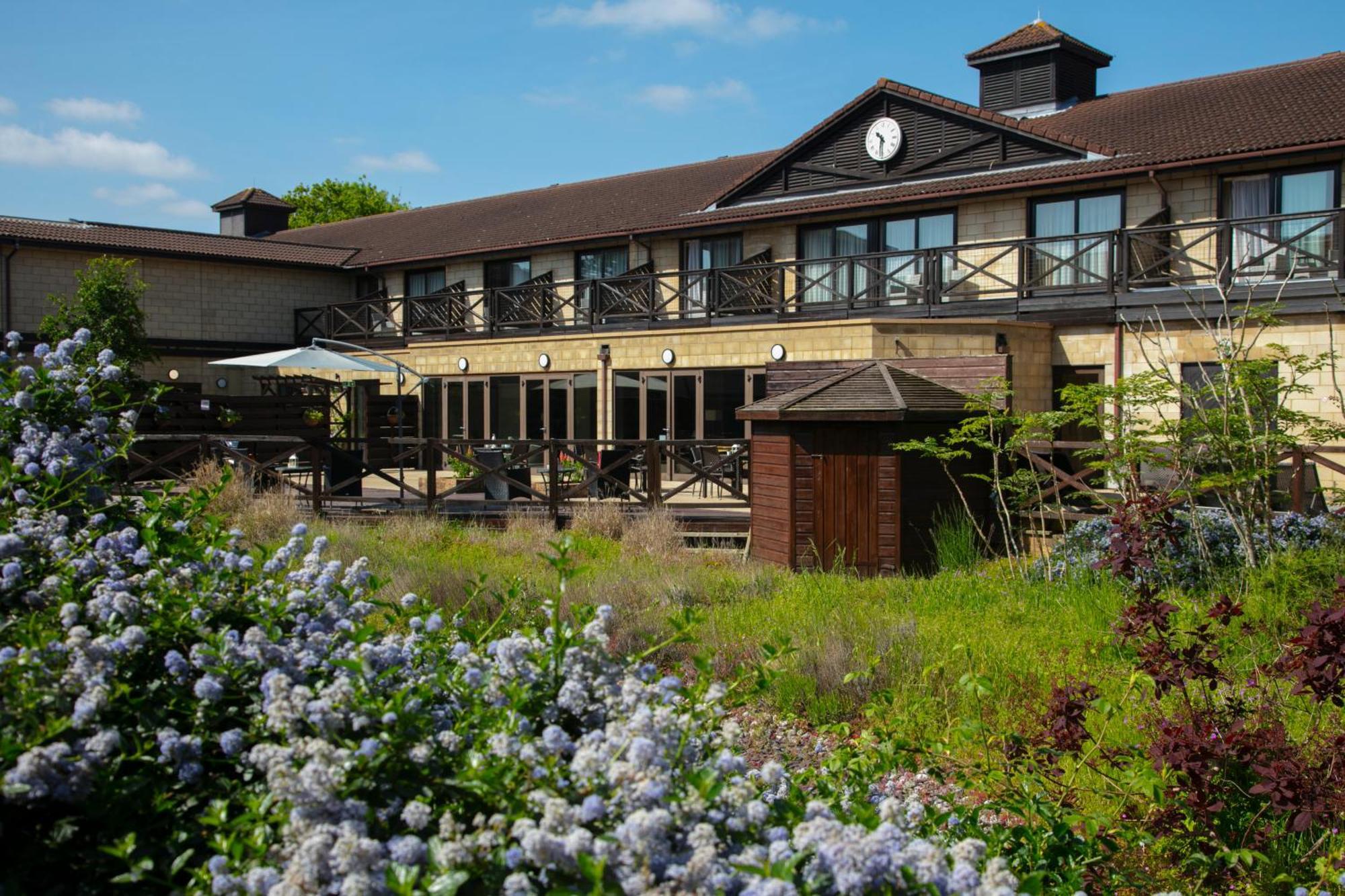 Hampshire Court Hotel & Spa Basingstoke Bagian luar foto