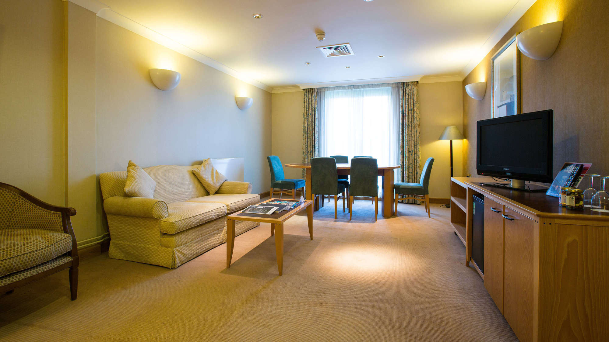 Hampshire Court Hotel & Spa Basingstoke Bagian luar foto